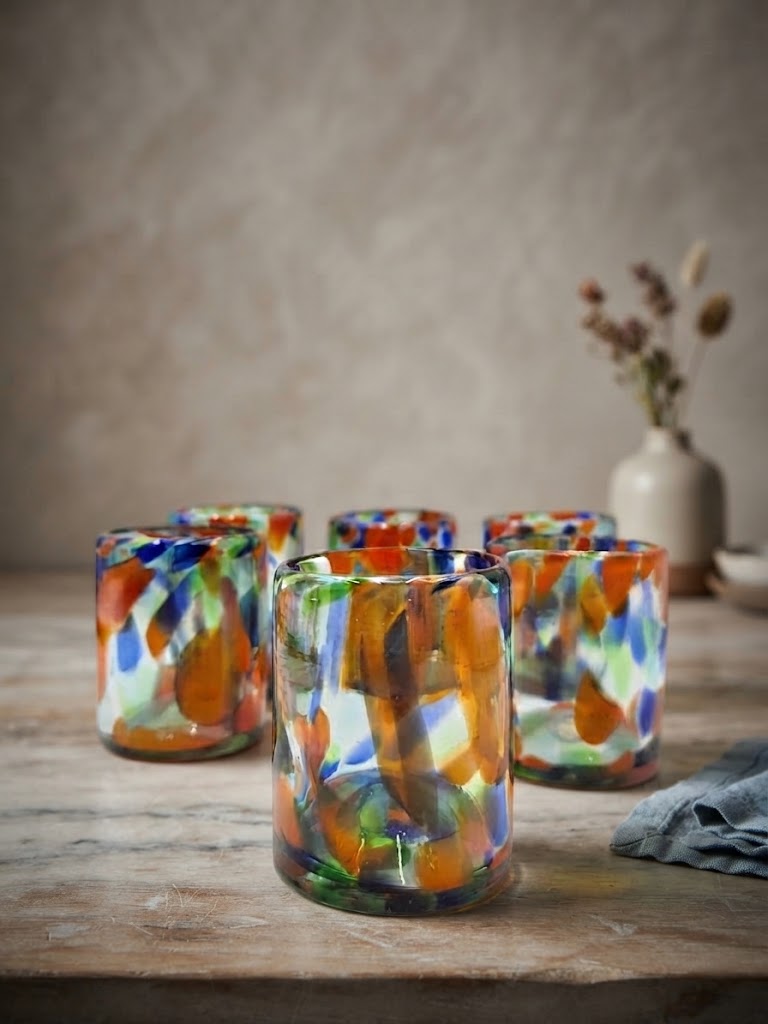 6 PIEZAS DE VASOS DE VIDRIO (NARANJA,VERDE Y COBALTO, FORMA RECTA)