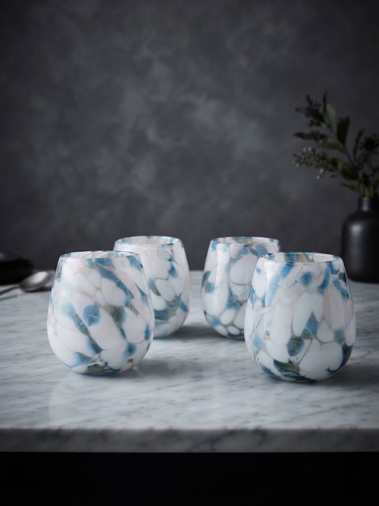 6 VASOS DE VIDRIO(MOD. PINTAS AZULES CON ROSA BEBE FORMA BOLA)
