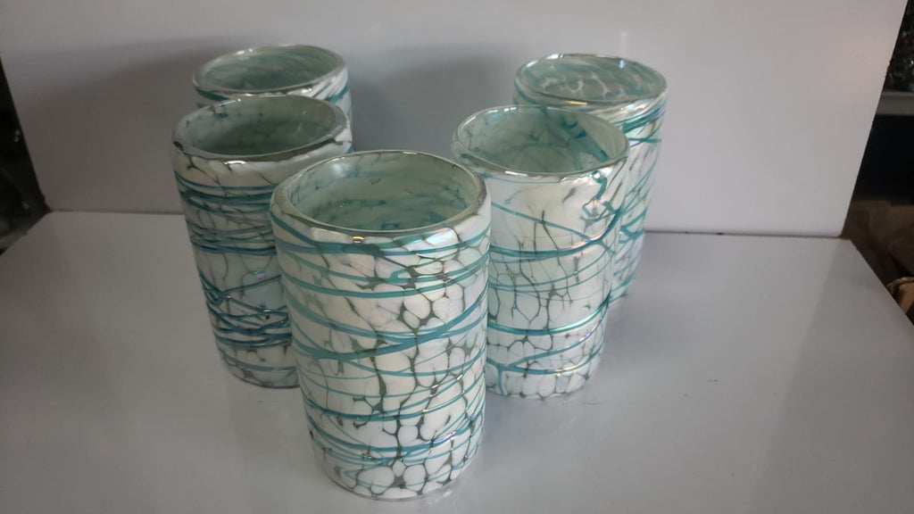 Set de 6 Vasos de Vidrio Soplado Pintas Blancas con Telaraña Aquamarina – 14 oz + Regalo Incluido
