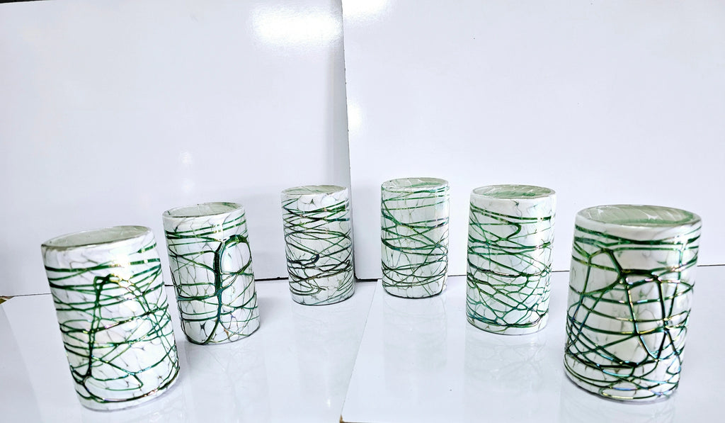 Set de 6 Vasos de Vidrio Soplado Pintas Blancas con Telaraña Verde Jade – 14 oz + Regalo Incluido