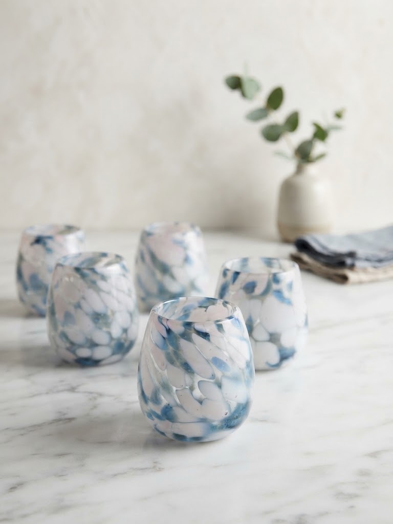 6 VASOS DE VIDRIO(MOD. PINTAS AZULES CON ROSA BEBE FORMA BOLA)