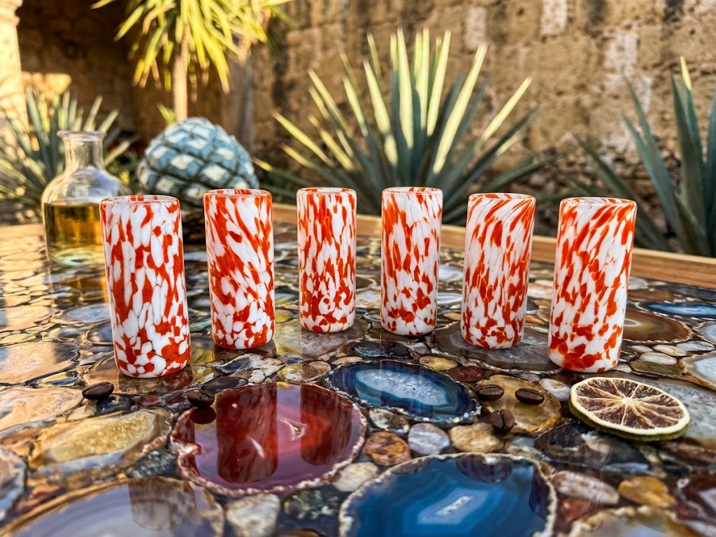 6 PZ TEQUILERO DE VIDRIO 4X9CM (MOD. PINTAS BLANCAS CON NARANJA )